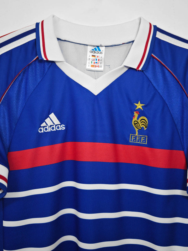 1998シーズン フランス代表 ホームユニフォーム エンブレムとワールドカップ記念マーク 詳細図