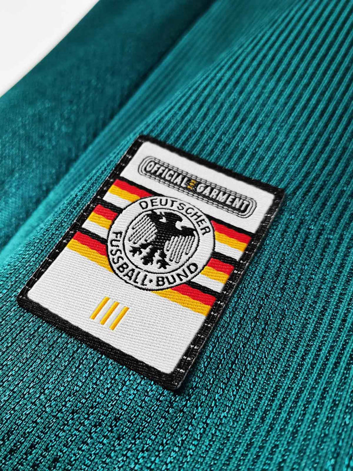 1998シーズン ドイツ代表 アウェイ レトロユニフォーム 高密度エンブレム刺繍 詳細図