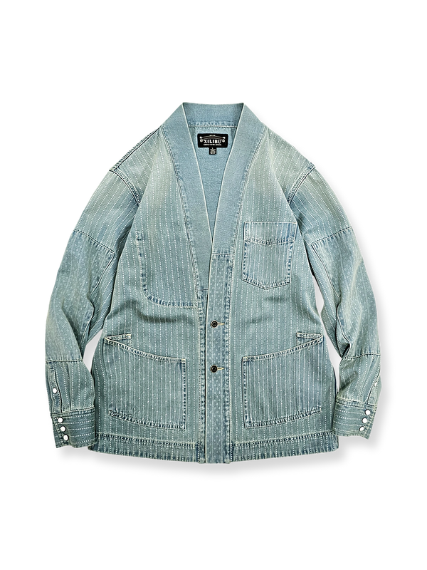 レトロなストライプデニムはんてんシャツジャケット全体を展示し、クロスカルチャースタイルを強調。