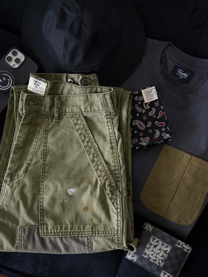Tシャツのミリタリーパンツ生地ポケットとダブルステッチ補強のディテール