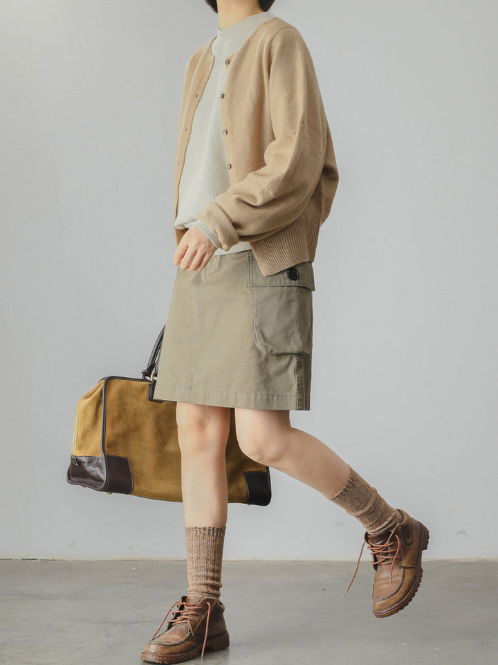 モデル画像: モデルが着用するフレンチレトロなアウトドア ワーク ミリタリーグリーン スカートの着用効果