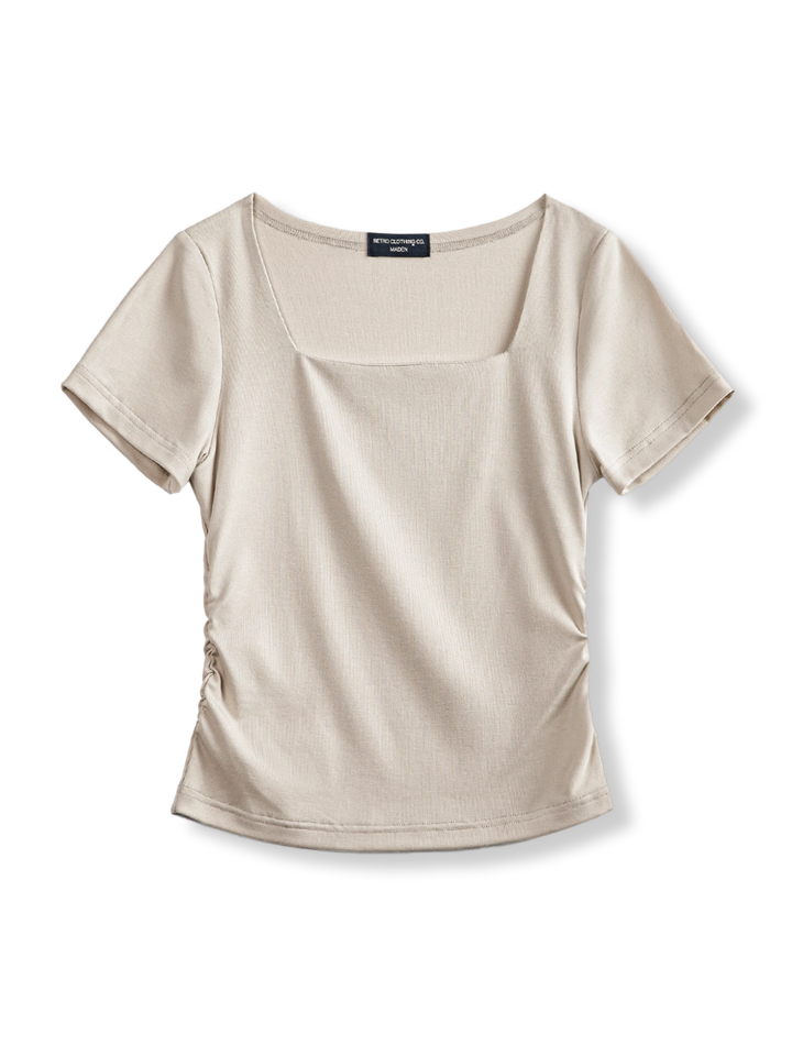 製品画像: フレンチスタイルのスクエアネック シャーリング スリムフィット 半袖Tシャツの全身展示画像