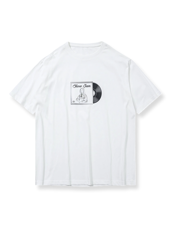 VINYL RECORDプリントの短袖クルーネックノーアイロン通気性のある白いTシャツ全体を展示。