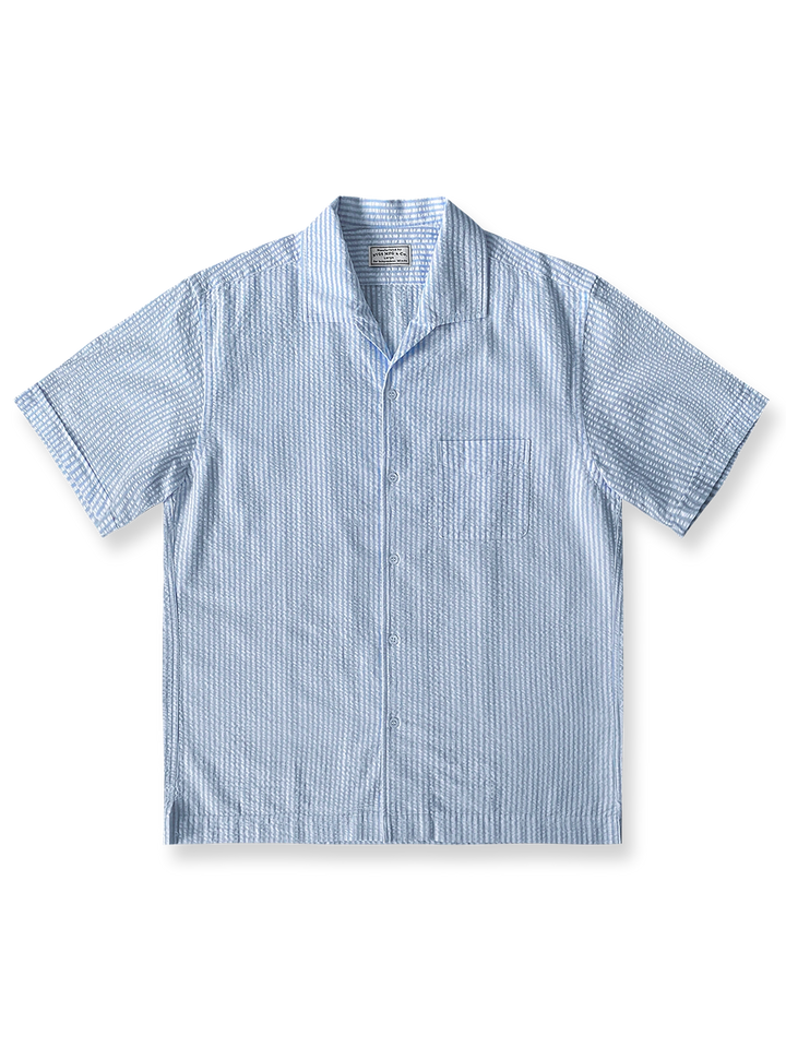 1950年代ICシャツ、ブルー＆ホワイトストライプのセミフォーマルシャツ全景を展示。
