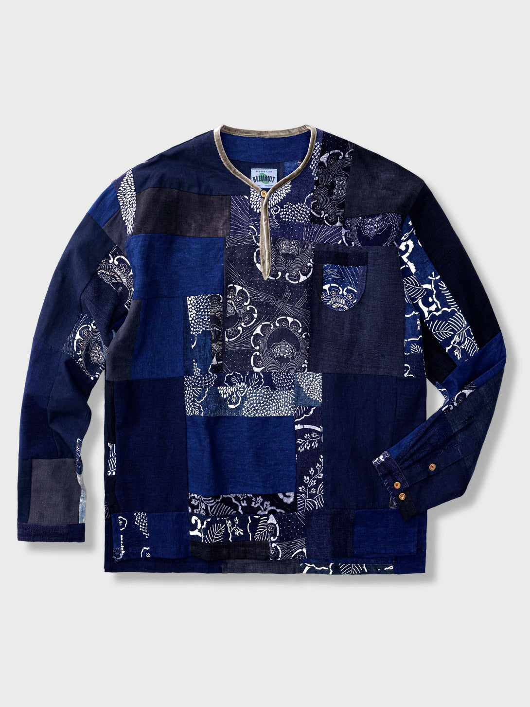 アンティークな手作り古布の藍染めロングスリーブTシャツ、個性的で複製できないデザイン