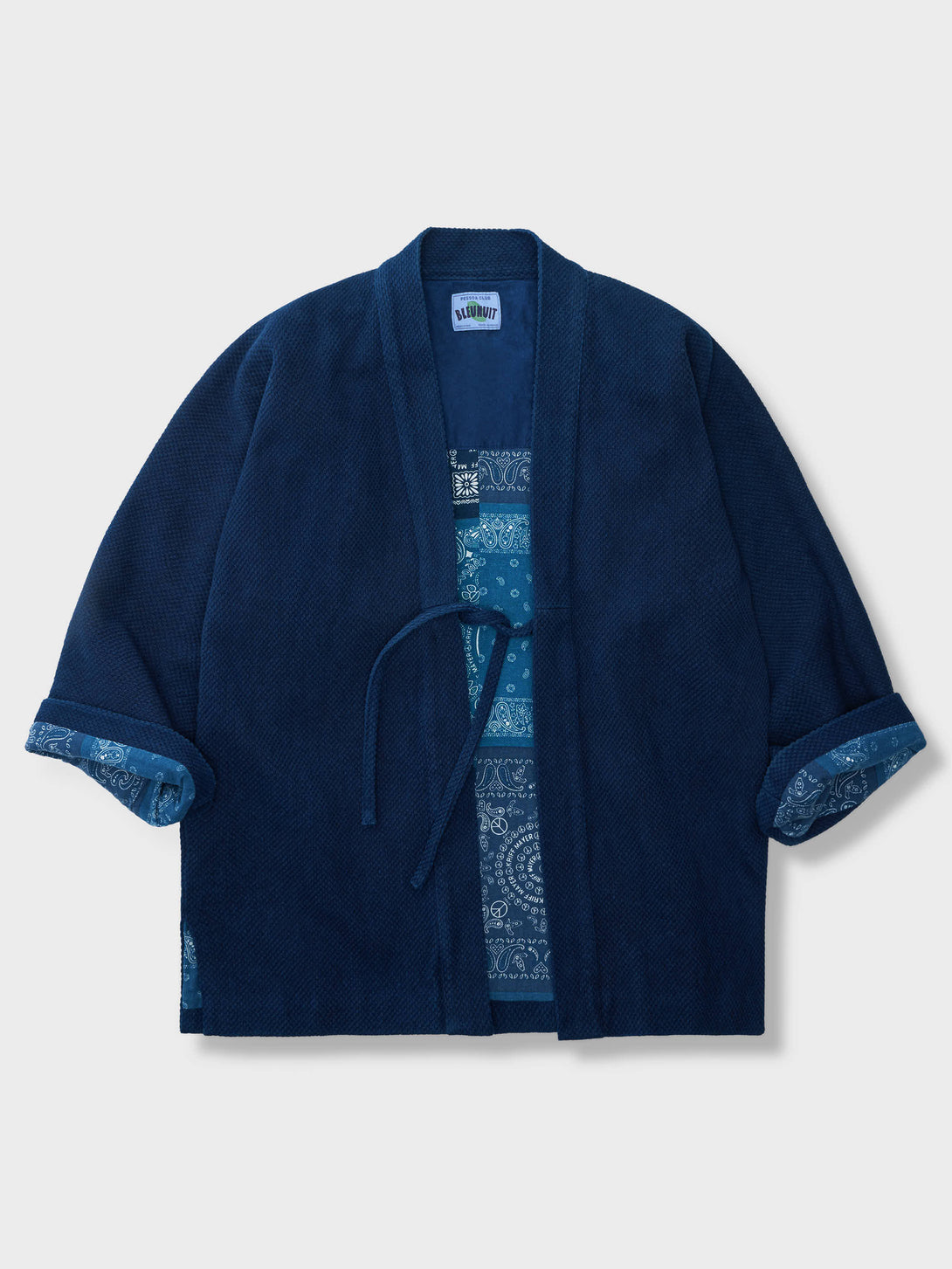 和の雰囲気を詰め込んだスペシャル藍染半纏、裏返すとバンダナ柄が特徴的な西海岸風のデザイン